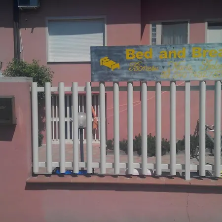 Bonesu Bed & Breakfast *